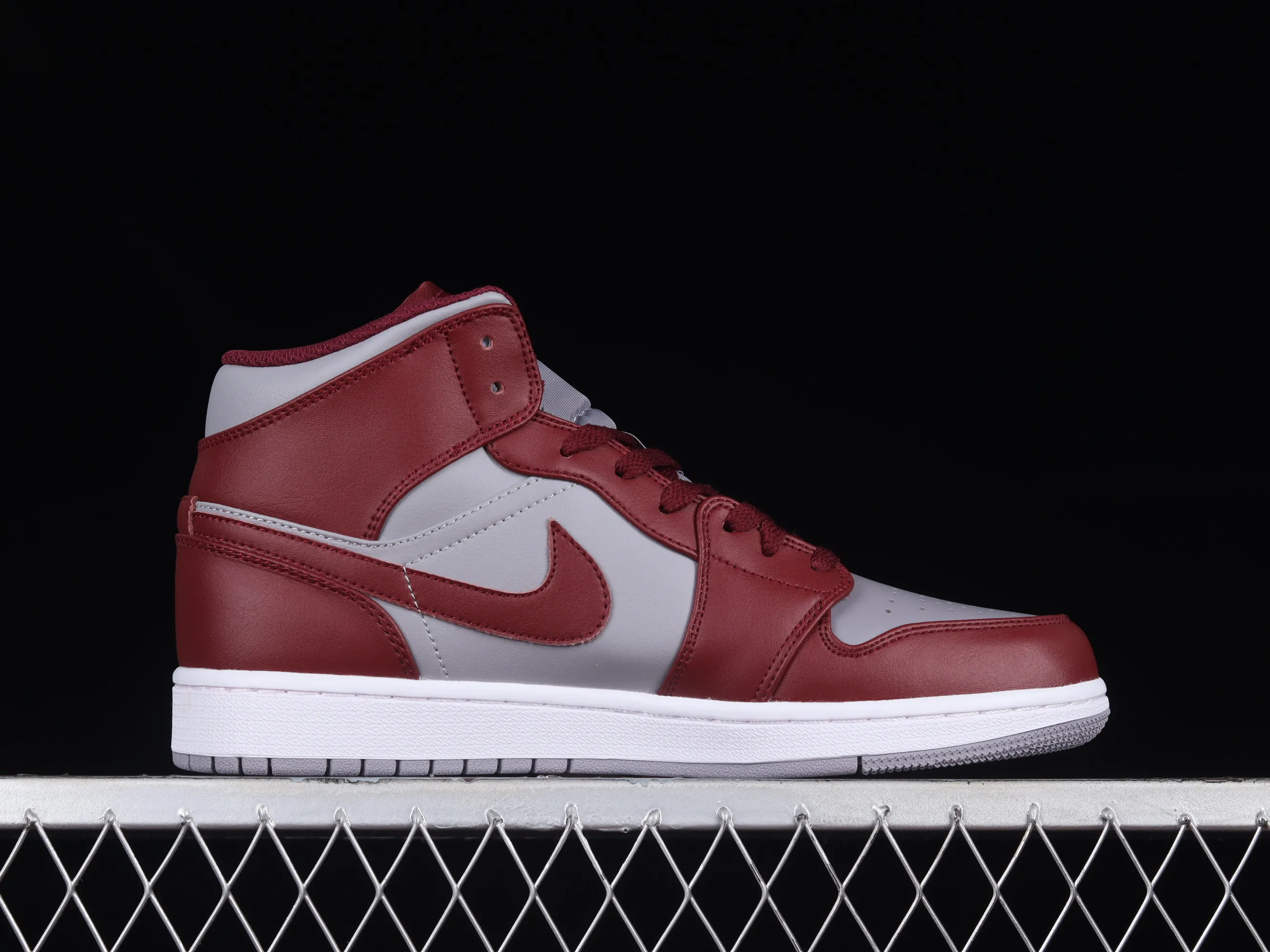 All categories Air Jordan Jordan series basketball shoes Air Jordan 1 Mid Air Jordan 1 Mid "Team Red" AJ1 Joe 1 wine red China basketball shoes DQ8426-615